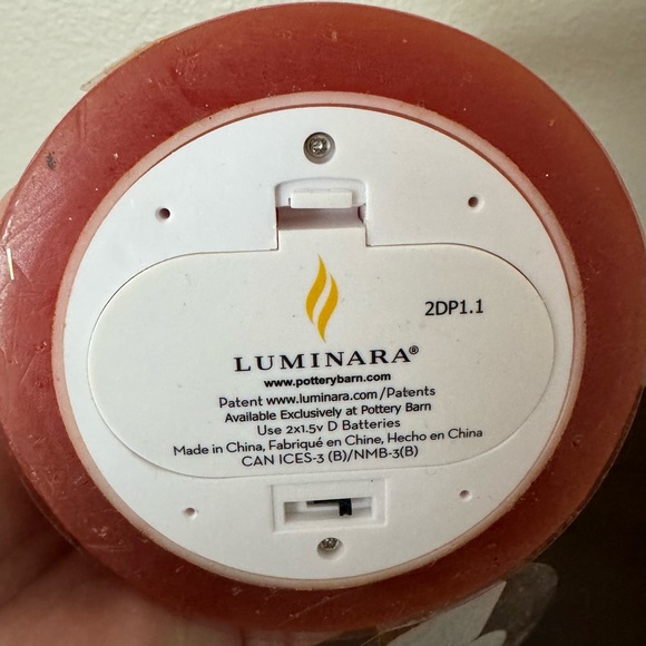 NWT Pottery Barn Luminara Premium Flickering Flameless Wax Pillar Candle - Picture 3 of 4